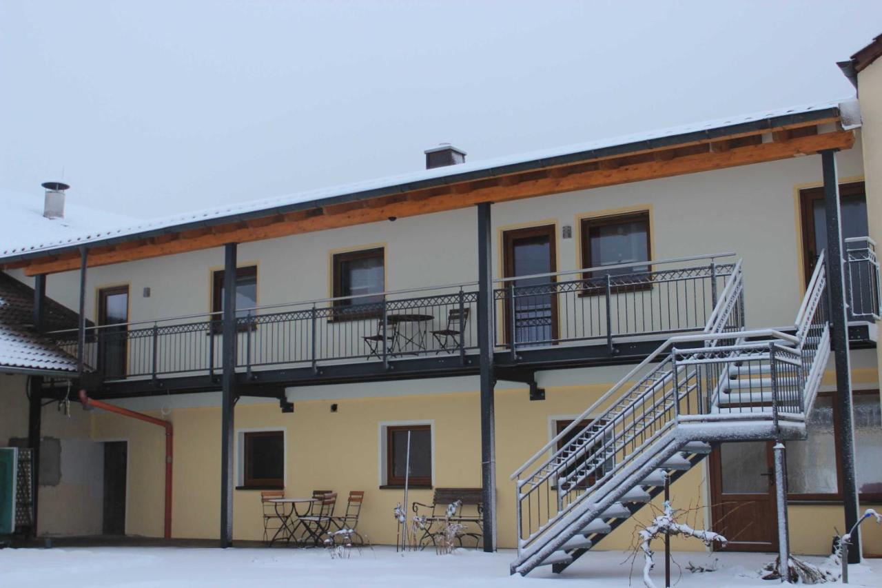 Preuschens Hof Apartamento Egloffstein Exterior foto